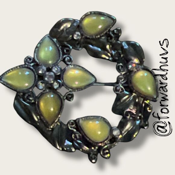 Bundle Sale 3 for $15 | 1928 Brand Floral Brooch - 2 Missing Stones - Picture 1 of 9